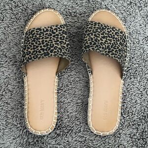 Size 8 (slim fit) Womans Leopard Print Sandals